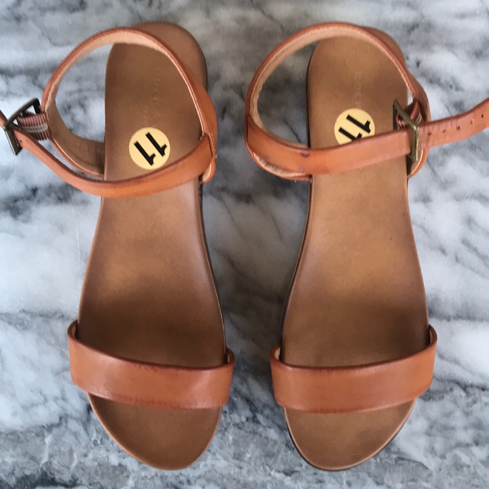 NWOT Brown sandals size 11 Rock & Candy